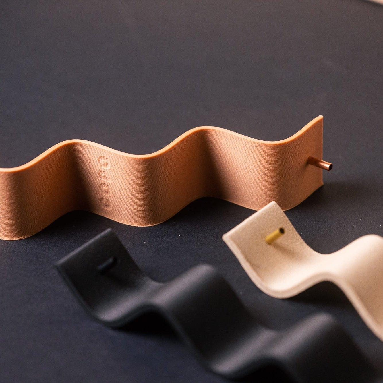 Porte-encens - A base de bois avec insert en métal - Curly