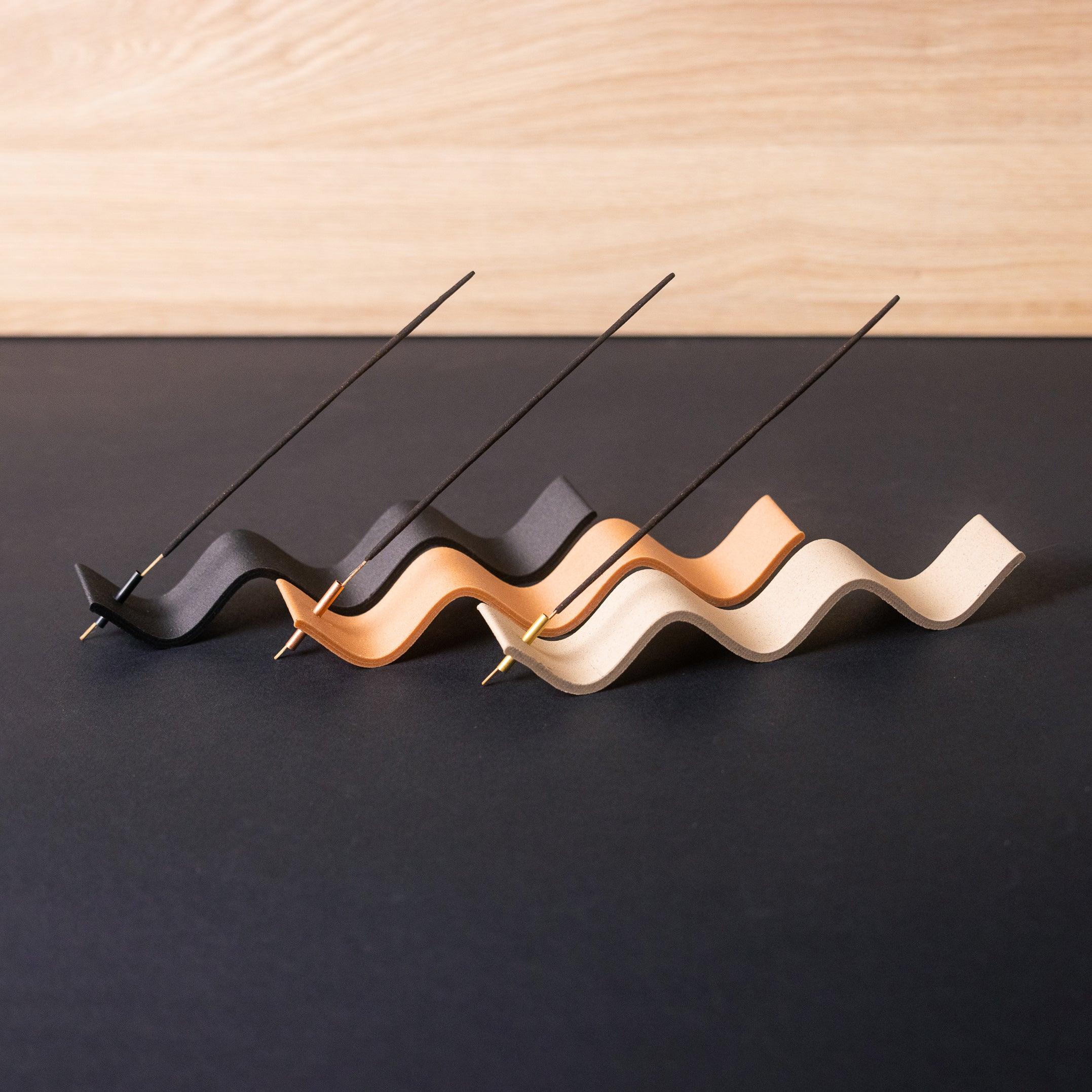 Porte-encens - A base de bois avec insert en métal - Curly