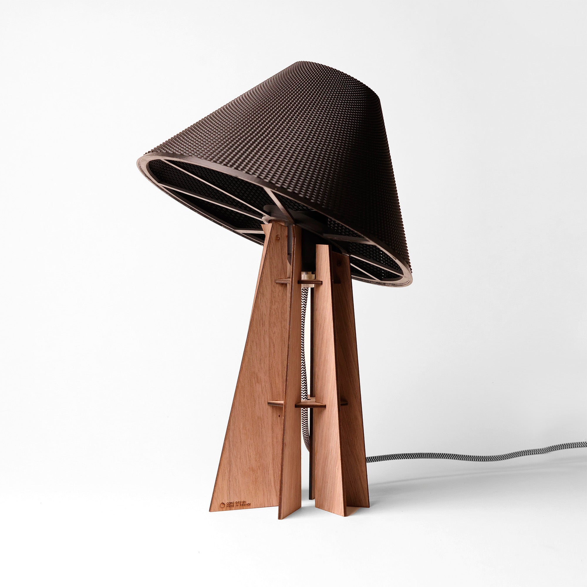 Tilt wooden lamp - Intriguing and original